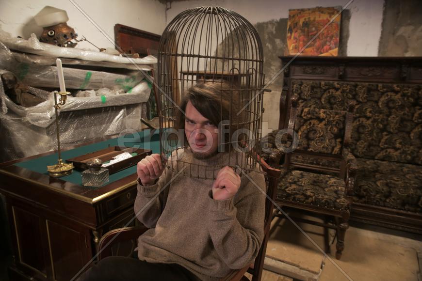 Художник и антиквар Ираклий Месхия