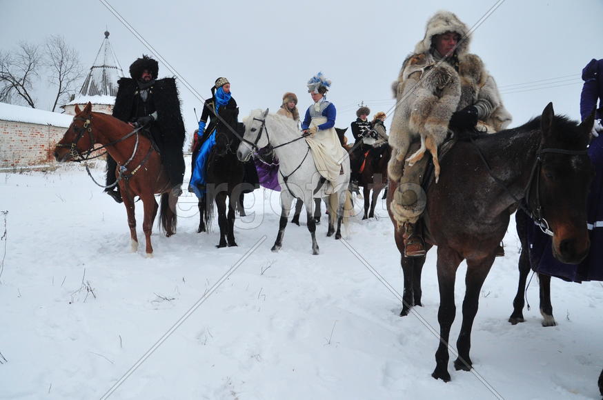 Реконструкция конной охоты с тремя борзыми и одной гончей в клубе Аванпост. фйото Сергей Шахиджанян 