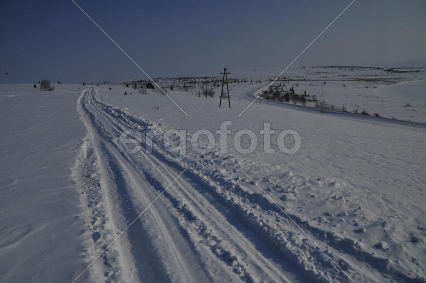 Тундра. Остатки цементного завода бывшей колонии. Ямало-ненецкий  автономный округ. Город Салехард, 