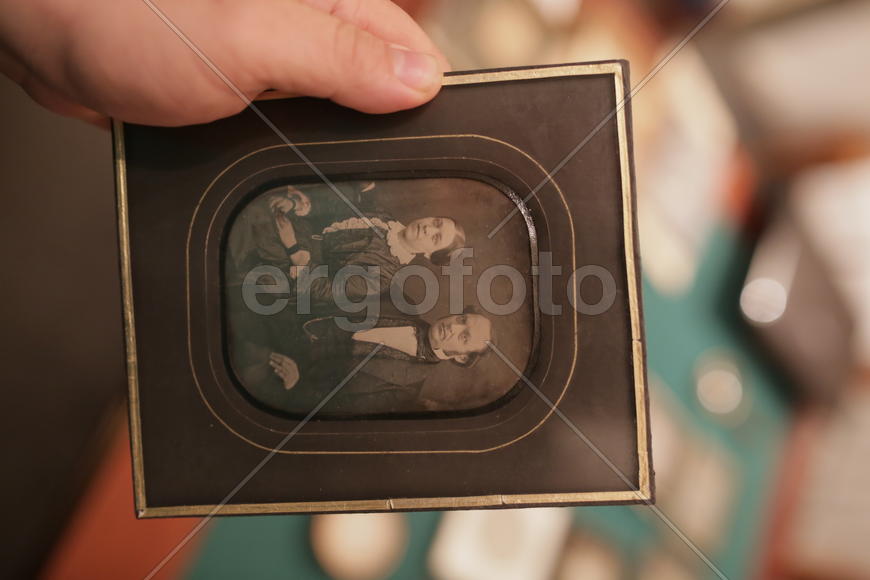 Коллекционер дагерротипов Александр Савинов. Старинная фотокарточка из коллекции 