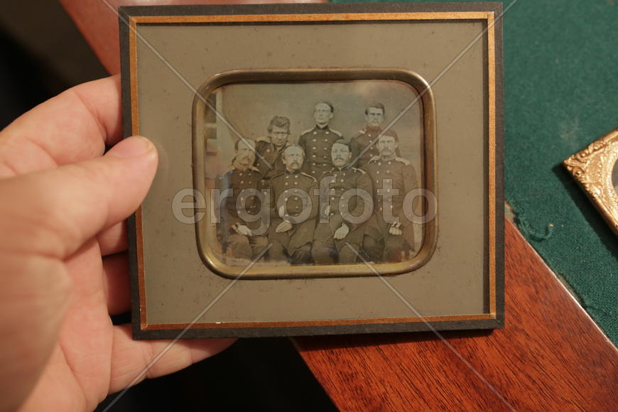 Коллекционер дагерротипов Александр Савинов. Старинная фотокарточка из коллекции 