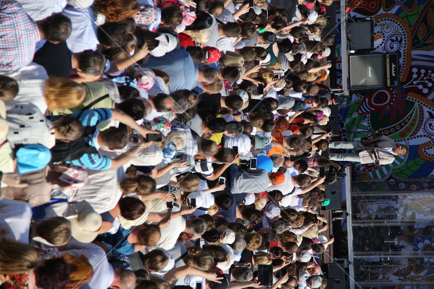 Люди на выступлении