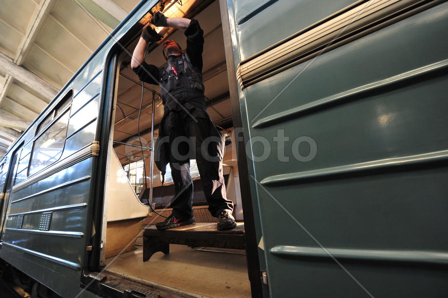 Мойка вагонов метро 2