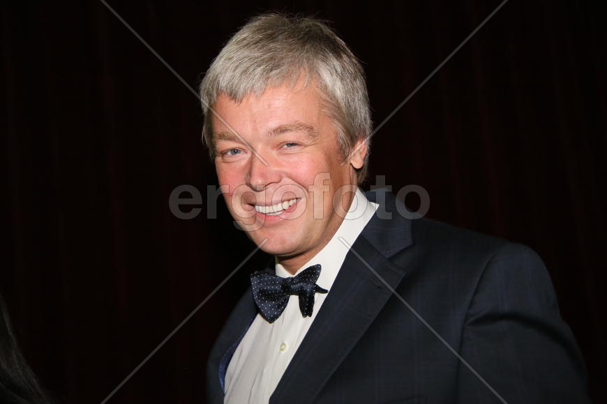 Премьера мюзикла "Поющие под дождем"