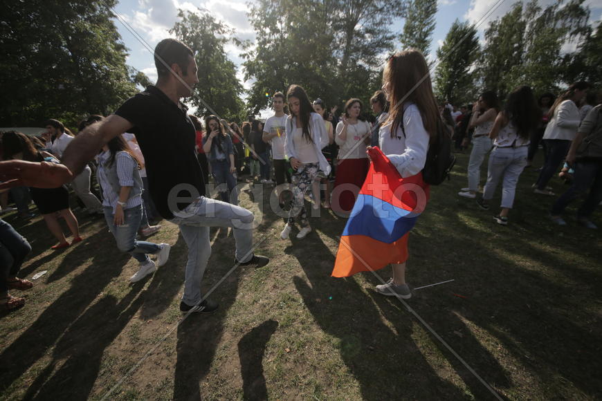 Праздник "Абрикос" в парке Музеон, 10 июля 2016 года. 