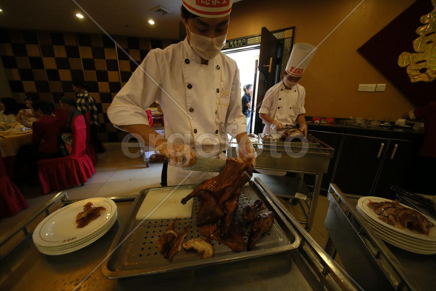 Пекин. Разделка утки