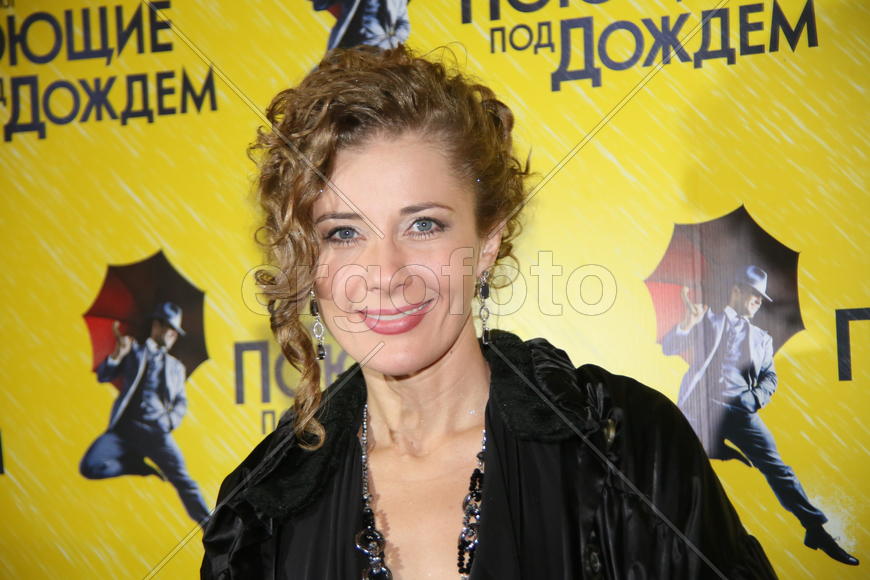 Премьера мюзикла "Поющие под дождем"