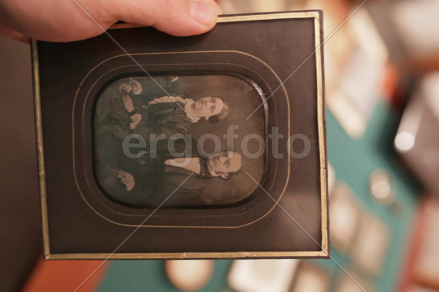 Коллекционер дагерротипов Александр Савинов. Старинная фотокарточка из коллекции 