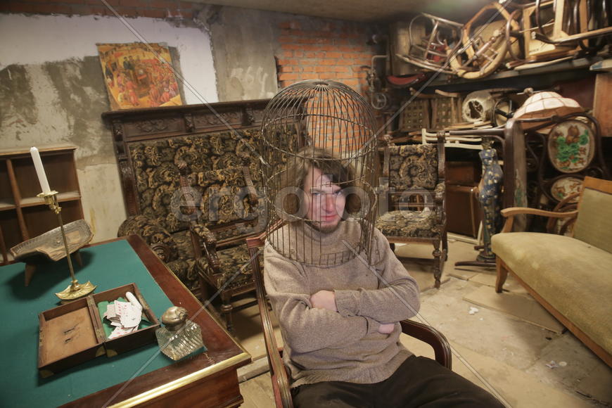 Художник и антиквар Ираклий Месхия