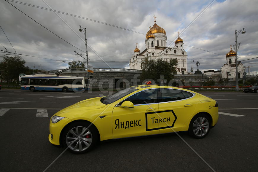 Первая в России электрозарядка. Электромобиль Tesla. Первый раз в Тесле