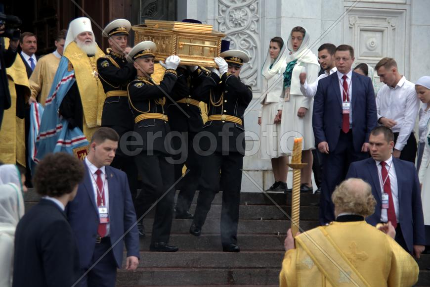 Отъезд мощей Святителя Николая из Храма Христа Спасителя.