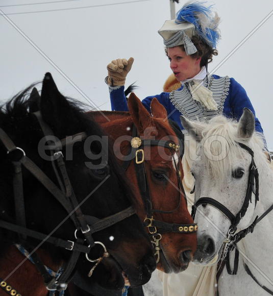 Реконструкция конной охоты с тремя борзыми и одной гончей в клубе Аванпост. фйото Сергей Шахиджанян 