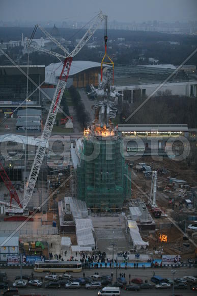 Реставрация статуи "Рабочий и колхозница"