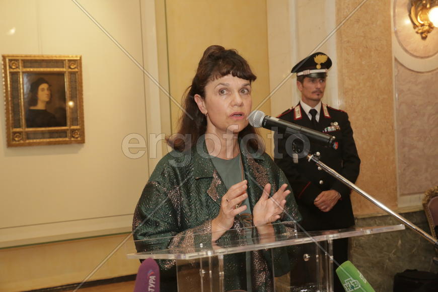 Директор ГМИИ им.Пушкина Марина Лошак на Выставке Рафаэля в резиденции посла Италии 
