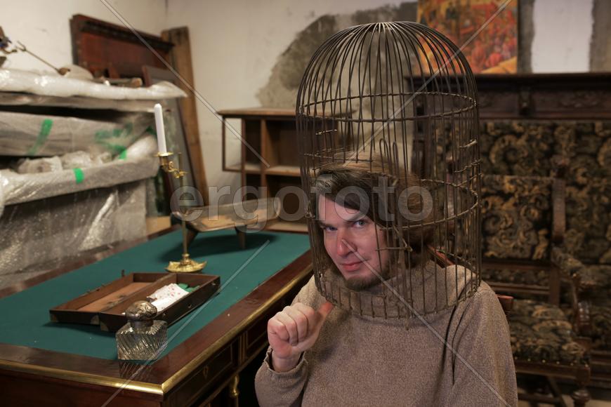 Художник и антиквар Ираклий Месхия