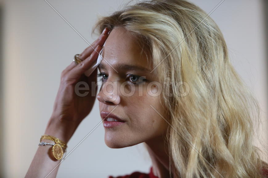 Наталия Водянова на благотвортиельном аукционе на арт-ярмарке Cosmoscow 