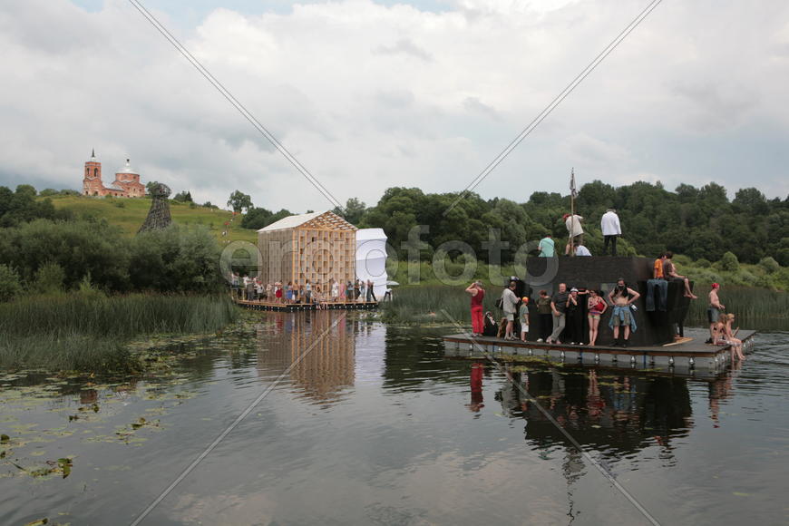 Река, отдыхающие