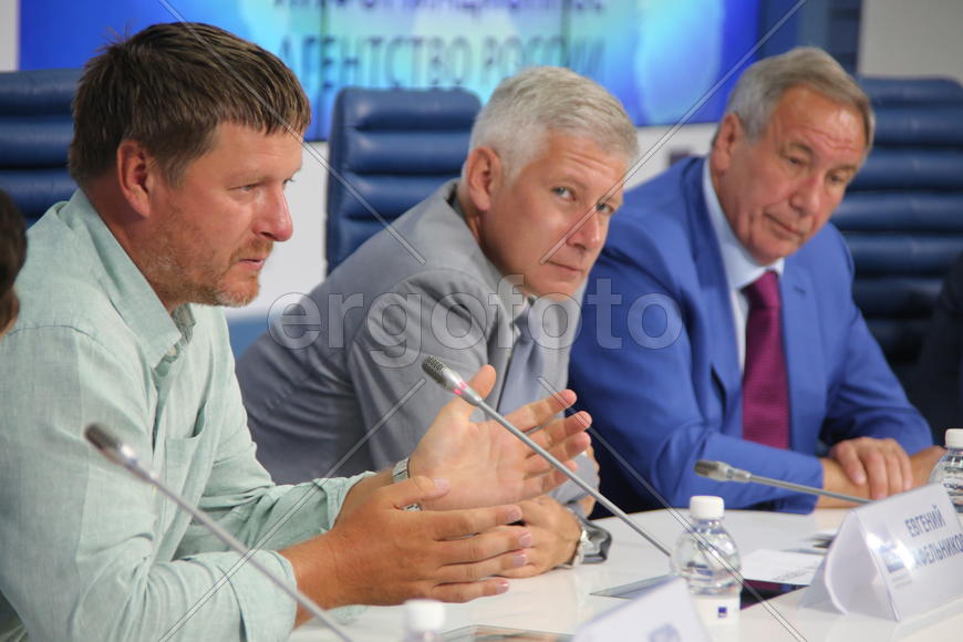 Евгений Кафельников, Алексей Селиваненко,  Шамиль Тарпищев 