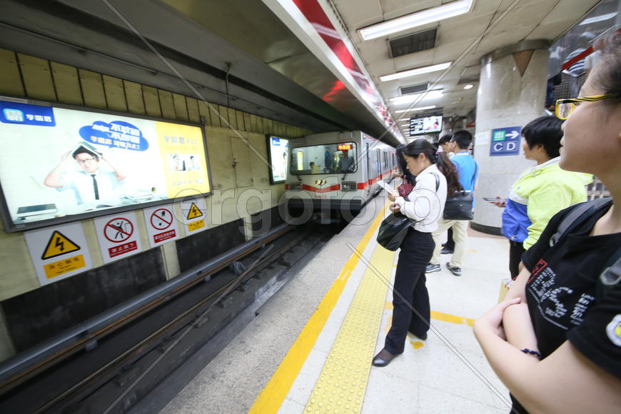 Пекин. Сентябрь 2015.  Пекинское метро. Поезд.