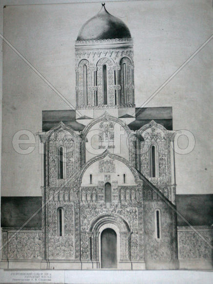 Юрьев-Польский, Владимирская область, 
Георгиевская церковь, построена в середине 13 века. Стены ук