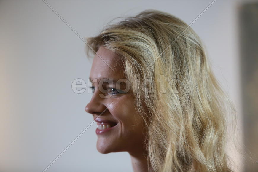 Наталия Водянова на благотвортиельном аукционе на арт-ярмарке Cosmoscow 