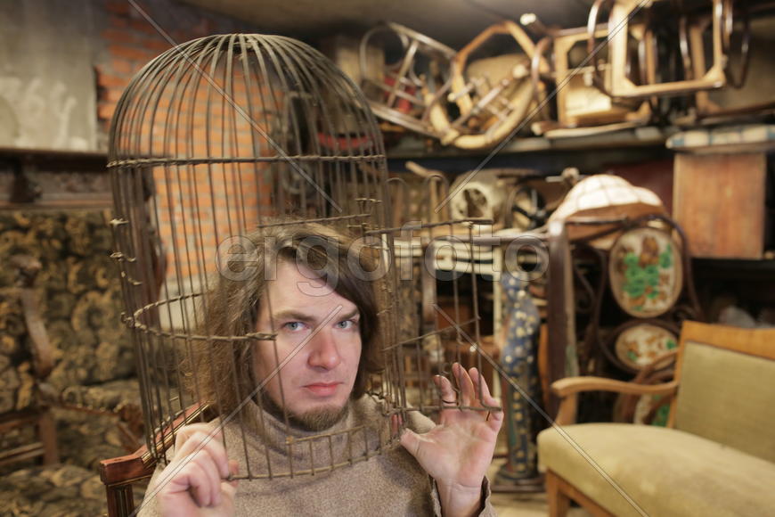 Художник и антиквар Ираклий Месхия