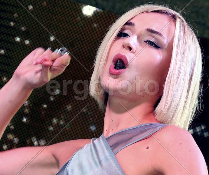 Певица Полина Гагарина на концерте в Кунцево-плаза