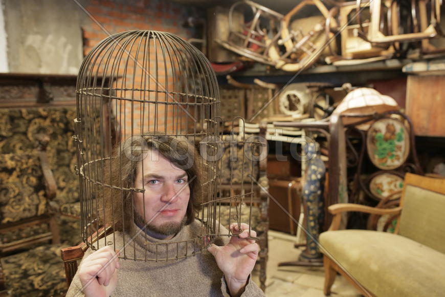 Художник и антиквар Ираклий Месхия