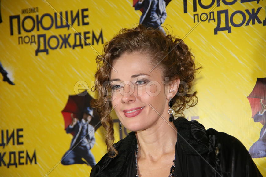 Премьера мюзикла "Поющие под дождем"