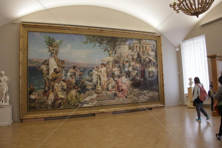 Посетители в залах. Русский музей. Санкт-Петербруг