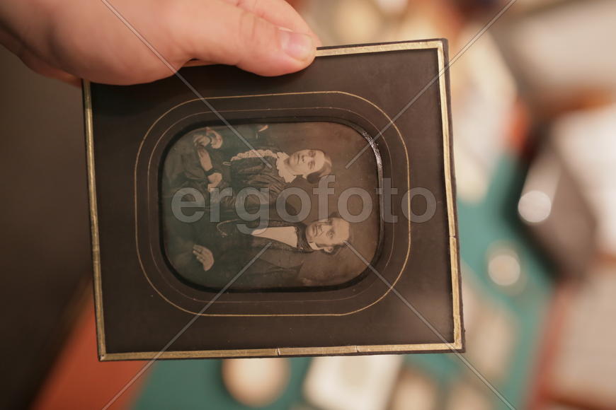 Коллекционер дагерротипов Александр Савинов. Старинная фотокарточка из коллекции 