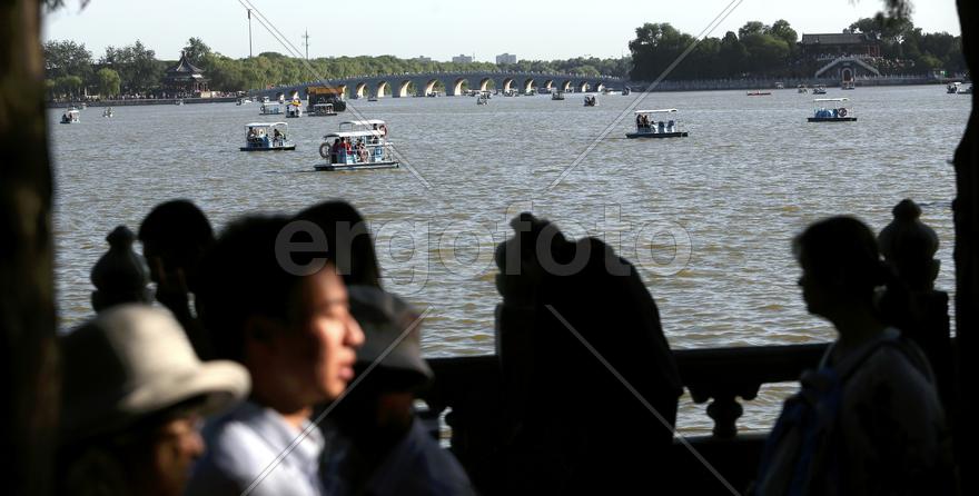 Пекин.  Летний императорский дворец.