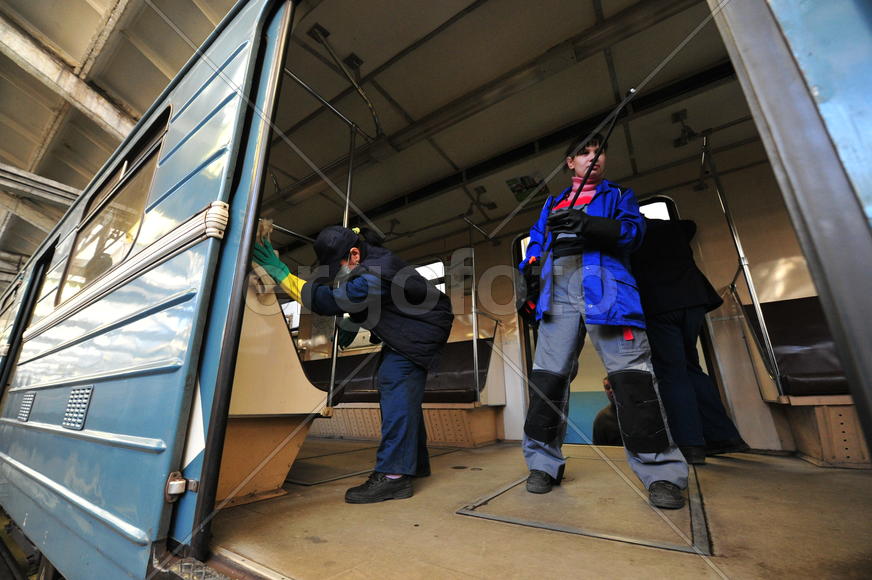 Мойка вагонов метро 22