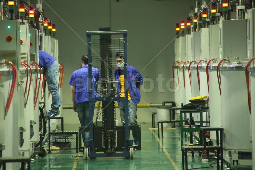 Китай, город Ланьчжоу. Завод по производству светодиодов.