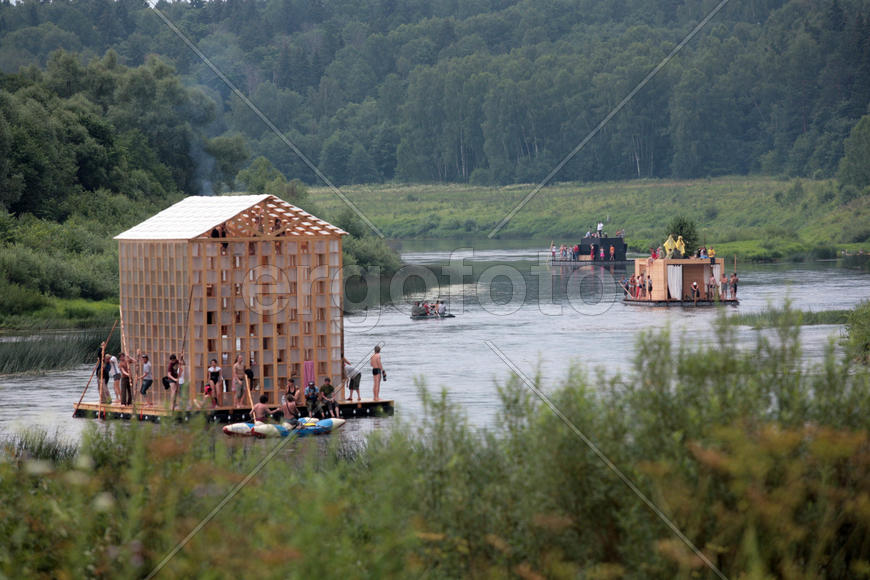 Плавающий дом