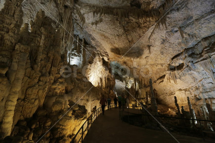 Ливан. Подземная пещера 