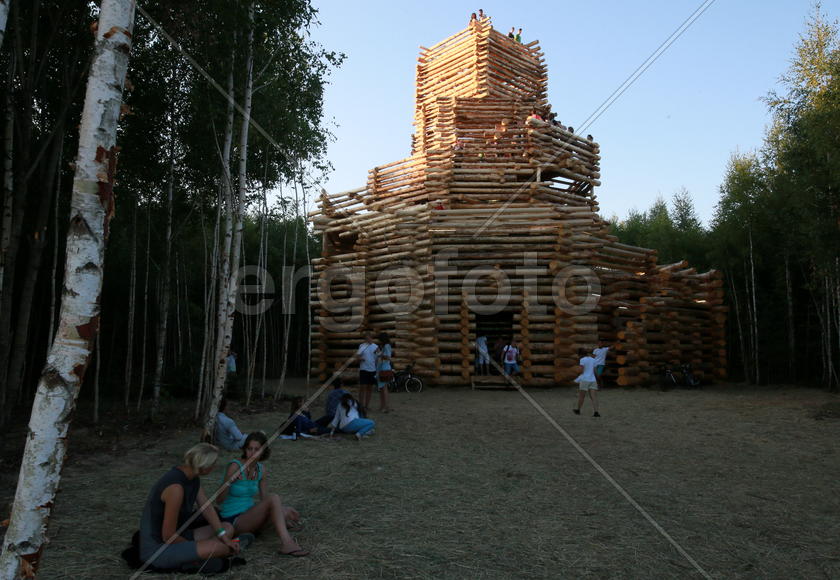 Артобъект "Ленивый зиккурат"