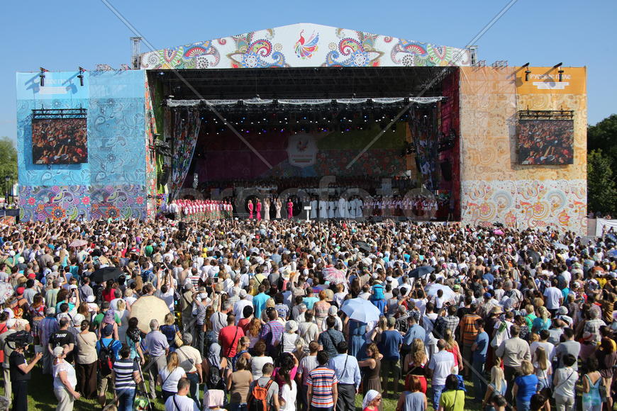 Зрители фестиваля Русское поле