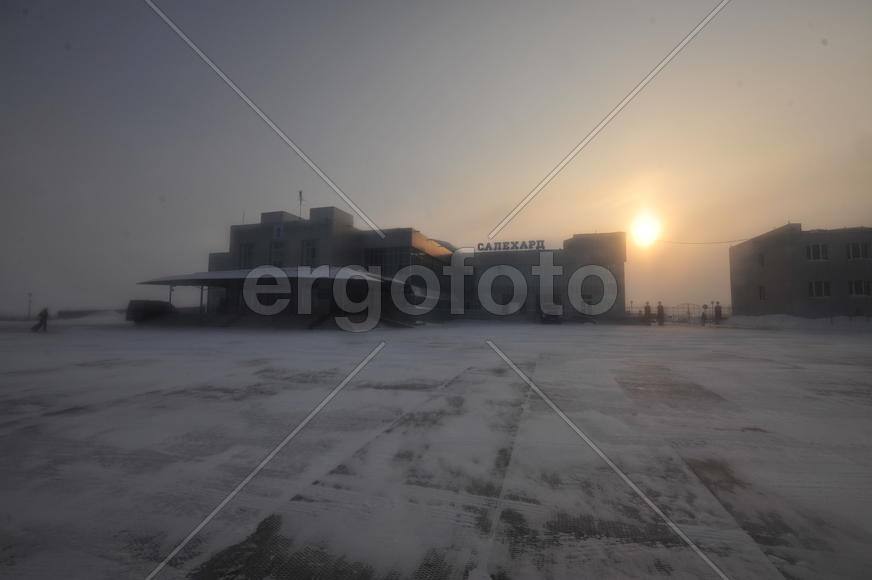 Аэропорт Салехард. Ямало-ненецкий  автономный округ. Город Салехард, поселок Лабытнанги. фото Сергей