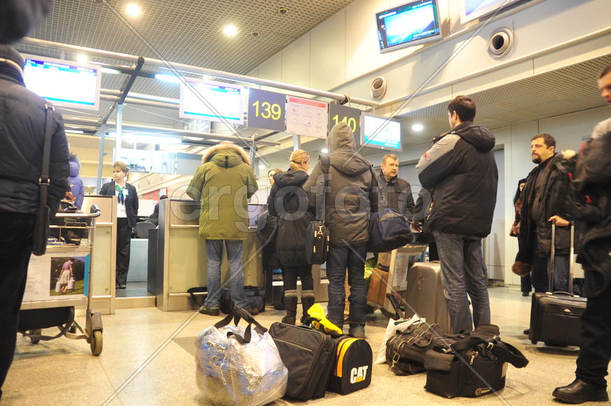 Стойки регистрации в аэропорту Домодедово. Ямало-ненецкий  автономный округ. Город Салехард, поселок