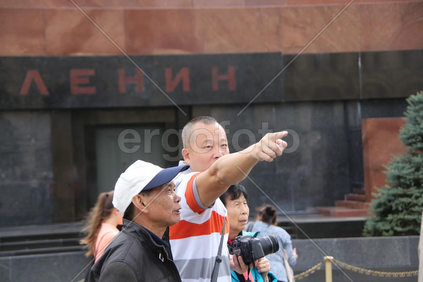 Китайские туристы на Красной площади