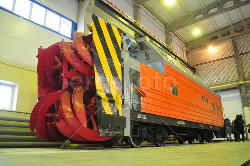 СНегоуборочная техника в поселке Лабытнанги. Ямало-ненецкий  автономный округ. Город Салехард, посел