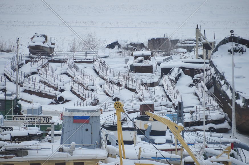 ¬иды на реку ќбь и порт. ямало-ненецкий  автономный округ. √ород —алехард, поселок Ћабытнанги. фото 