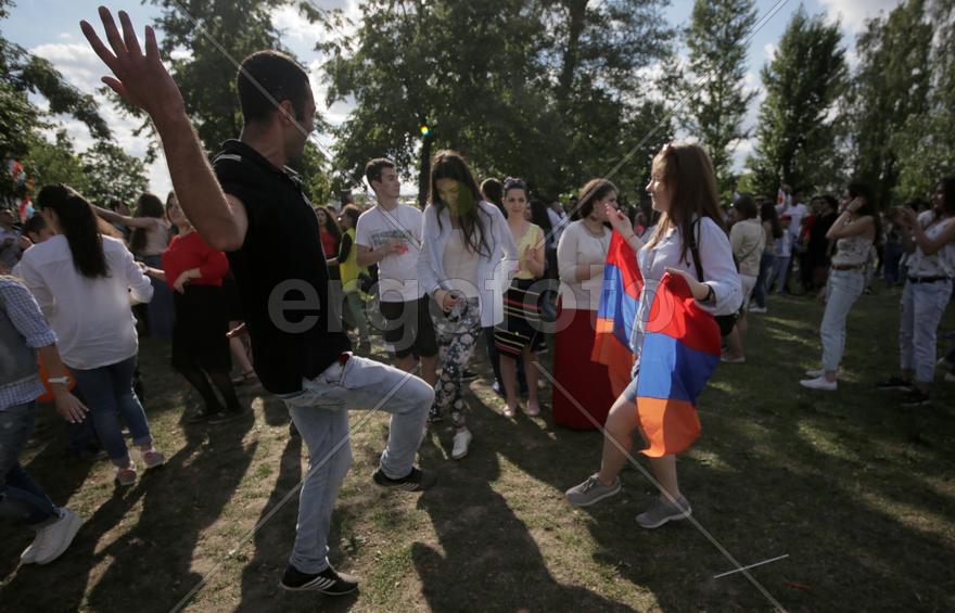 Праздник "Абрикос" в парке Музеон, 10 июля 2016 года. 