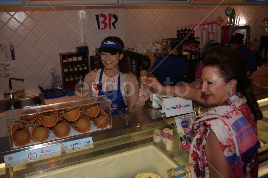 Актриса Алена Хмельницкая