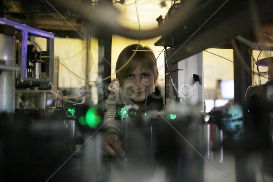 Елена Калганова, младший научный сотрудник лаборатории. Исследование атомных часов 