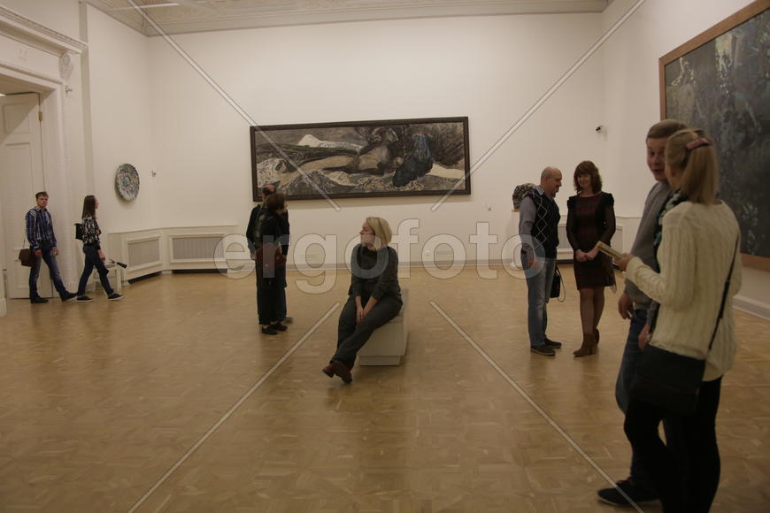 Посетители в залах. Русский музей. Санкт-Петербруг
