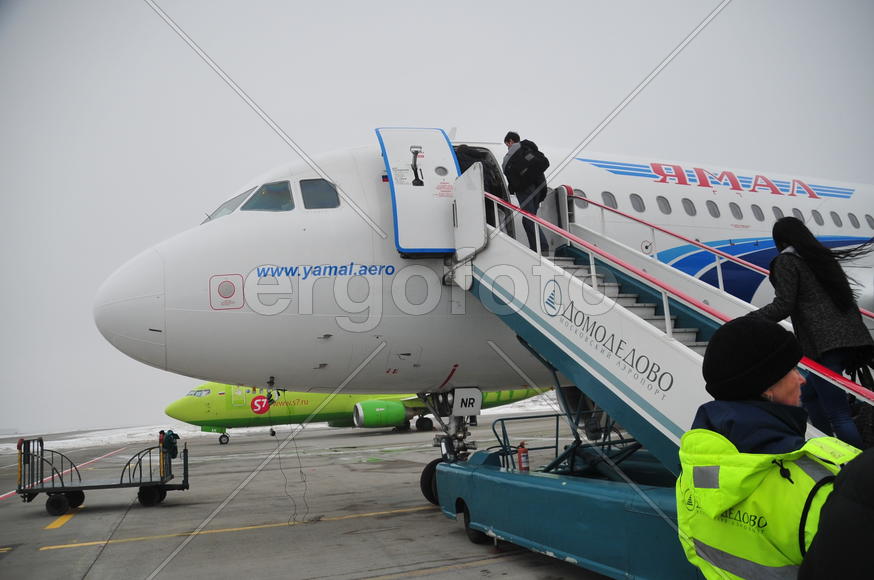 Аэропорт Салехард. Ямало-ненецкий  автономный округ. Город Салехард, поселок Лабытнанги. фото Сергей