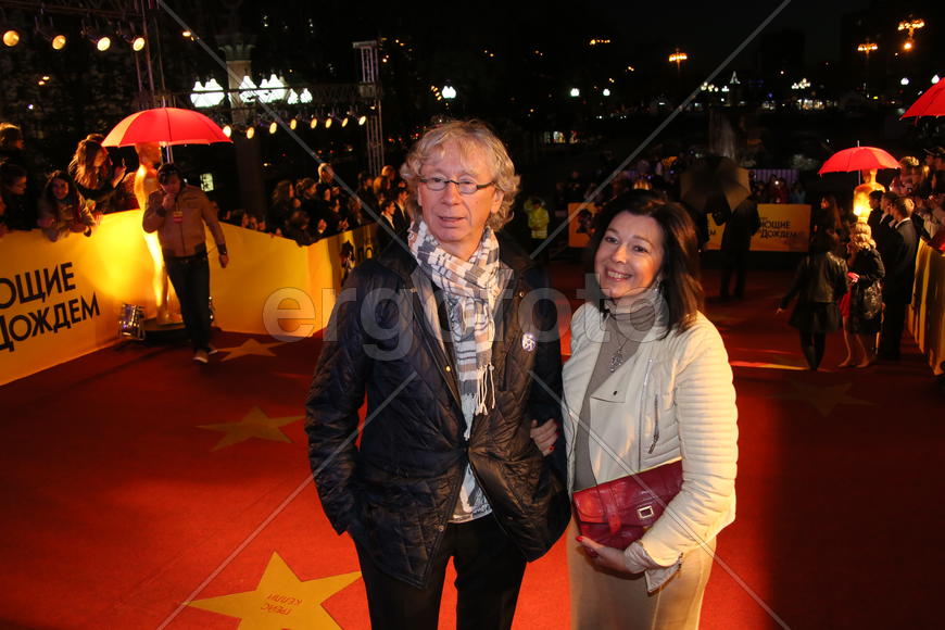 Премьера мюзикла "Поющие под дождем"