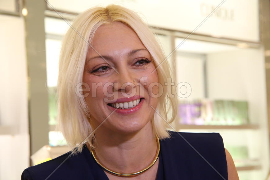 Телеведущая Аврора